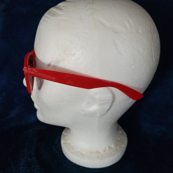 ~ Ladies Sunglasses - Picture 2 of 3